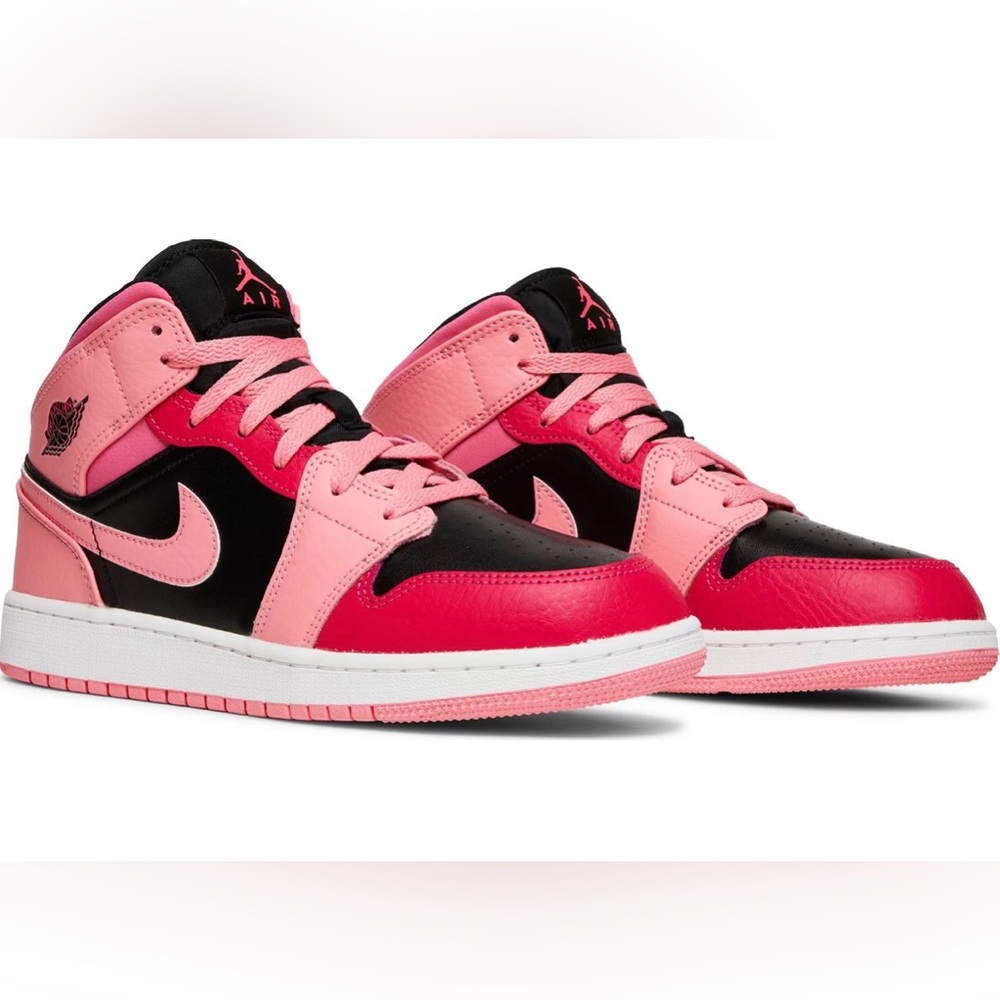 Nike Air Jordan 1 Mid GS size 4. ***GREAT CONDITION***